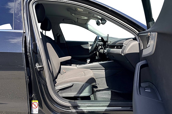 Audi A4 14 of 30