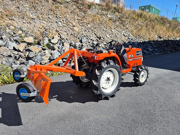 Kubota GT-3 21HK 2 of 18