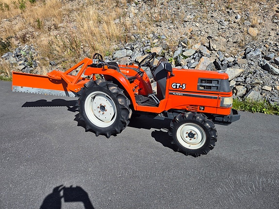 Kubota GT-3 21HK 9 of 18