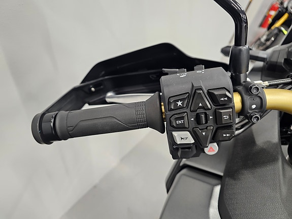 Honda CRF 1100L Africa Twin Adventure Sports ES 8 of 10