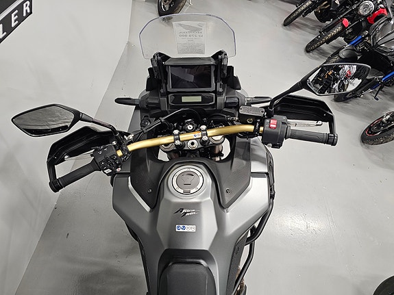 Honda CRF 1100L Africa Twin Adventure Sports ES 7 of 10