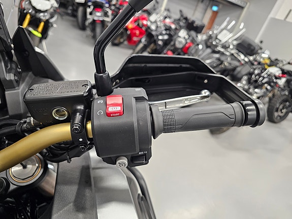 Honda CRF 1100L Africa Twin Adventure Sports ES 10 of 10