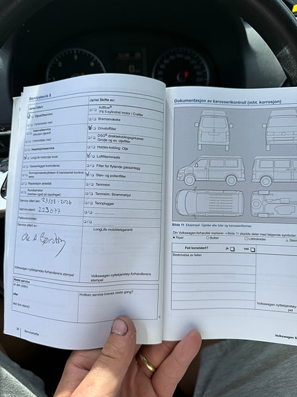 Volkswagen Caddy Maxi 16 of 17