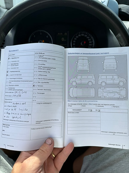 Volkswagen Caddy Maxi 14 of 17
