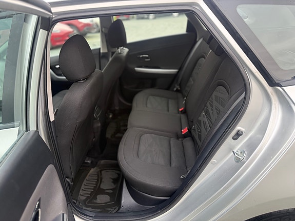 Kia Ceed 18 of 22