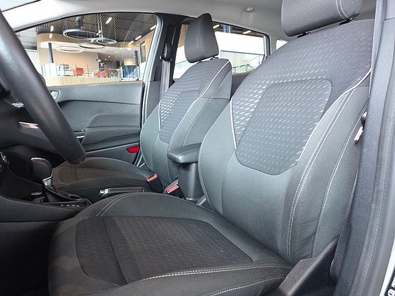 Ford Fiesta 14 of 30