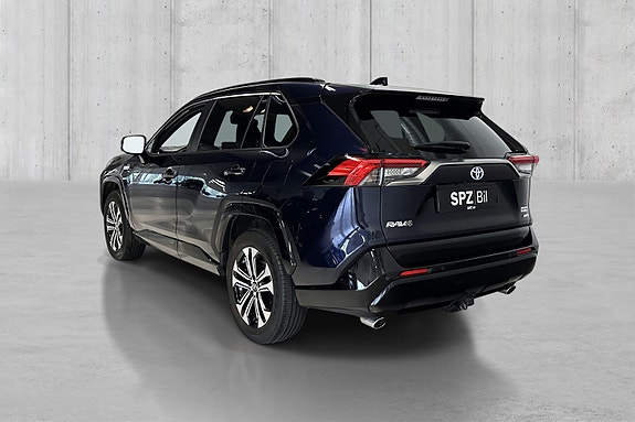 Toyota RAV4 6 of 16