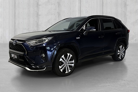 Toyota RAV4 2 of 16