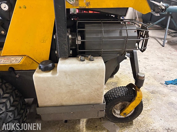 Walker diesel sitteklipper – 132 cm klippebredde MBSYEU 10 of 21