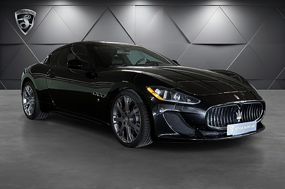 Maserati GranTurismo 3 of 22