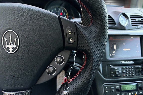 Maserati GranTurismo 16 of 22