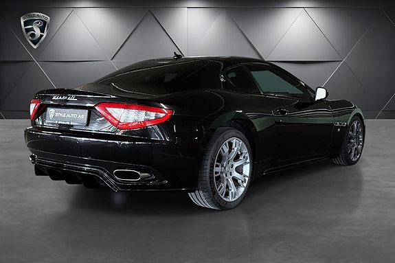 Maserati GranTurismo 5 of 22