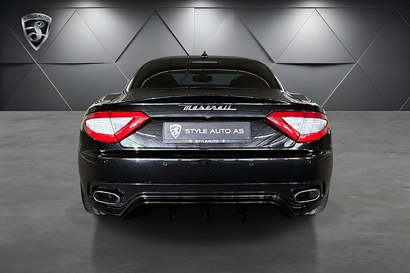 Maserati GranTurismo 6 of 22