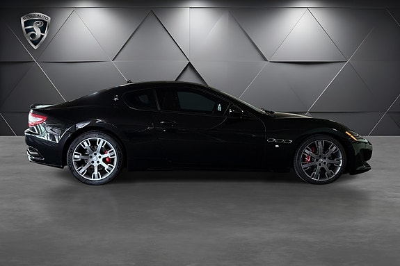 Maserati GranTurismo 4 of 22