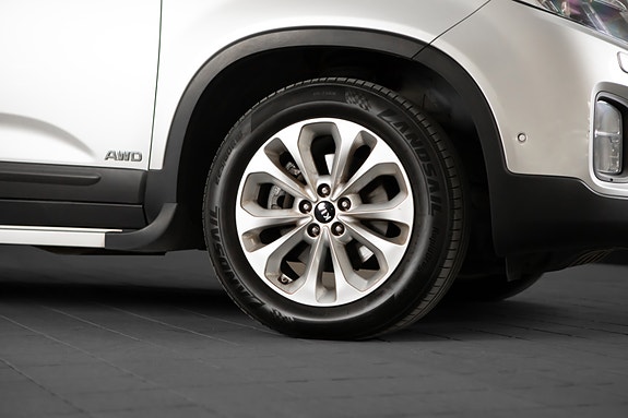 Kia Sorento 9 of 28
