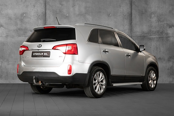 Kia Sorento 2 of 28