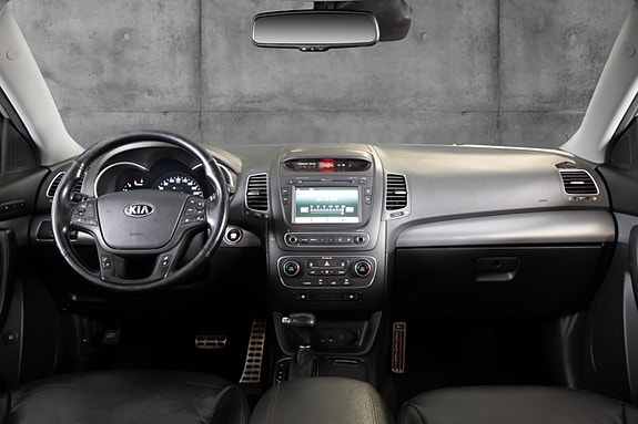 Kia Sorento 14 of 28