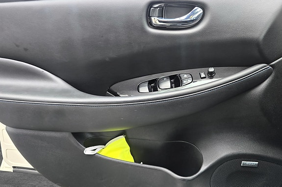 Nissan Leaf 16 of 16