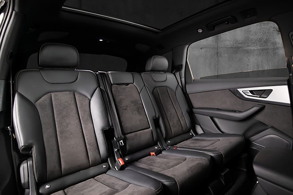 Audi Q7 12 of 24