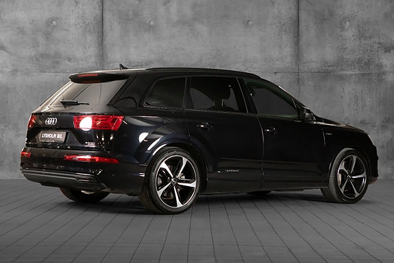 Audi Q7 4 of 24