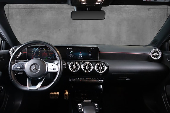 Mercedes-Benz A250 e 9 of 20