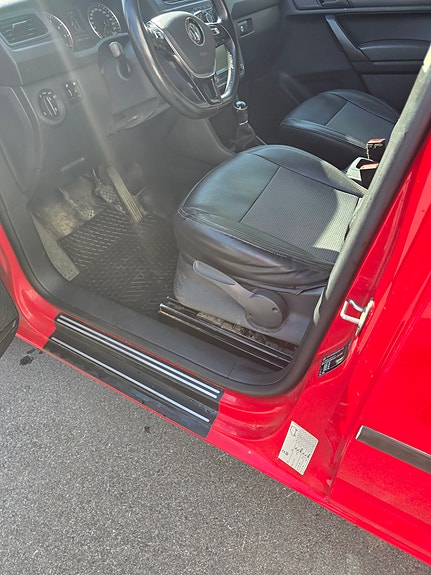 Volkswagen Caddy Maxi 4 of 9