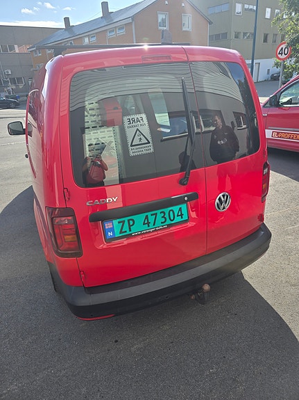 Volkswagen Caddy Maxi 9 of 9