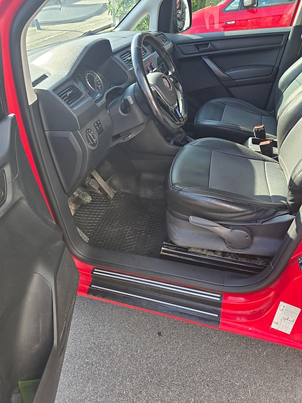 Volkswagen Caddy Maxi 5 of 9