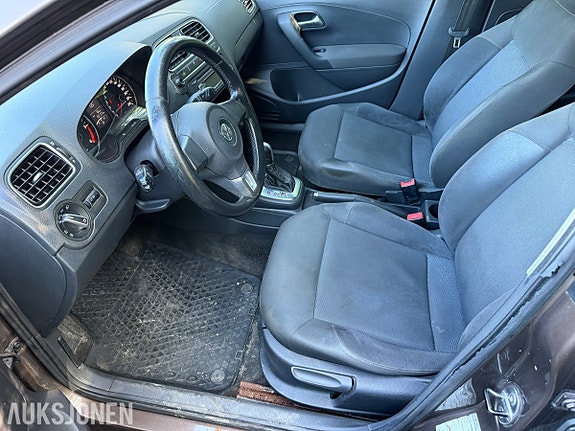 Volkswagen Polo 12 of 30