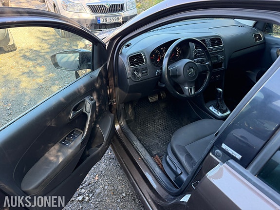 Volkswagen Polo 10 of 30