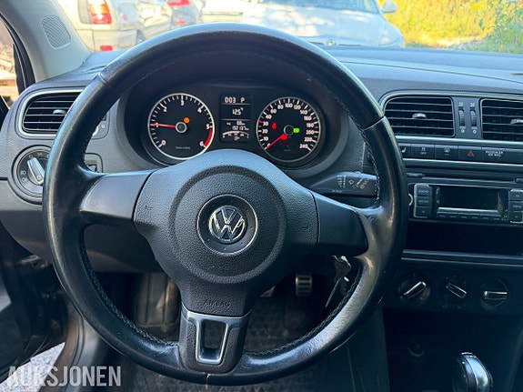 Volkswagen Polo 13 of 30