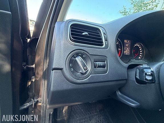 Volkswagen Polo 16 of 30