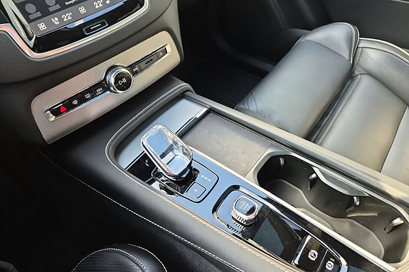 Volvo XC90 16 of 18