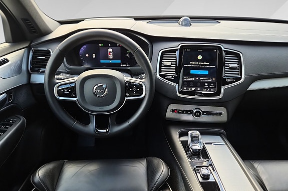 Volvo XC90 12 of 18
