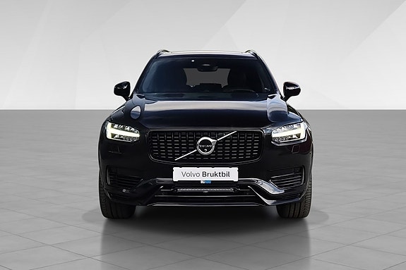 Volvo XC90 2 of 18