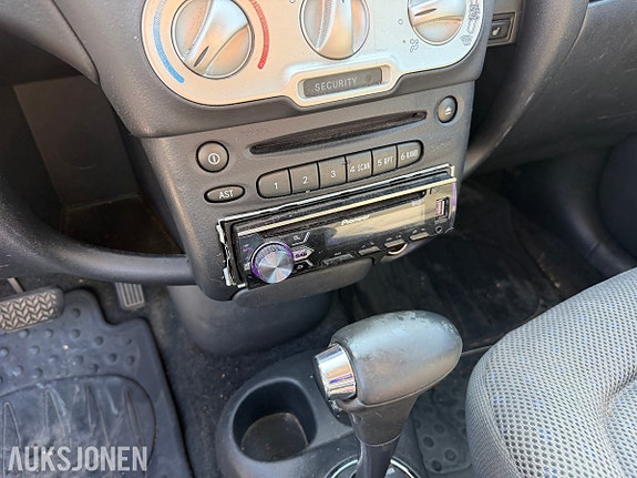 Toyota Yaris Verso 20 of 30