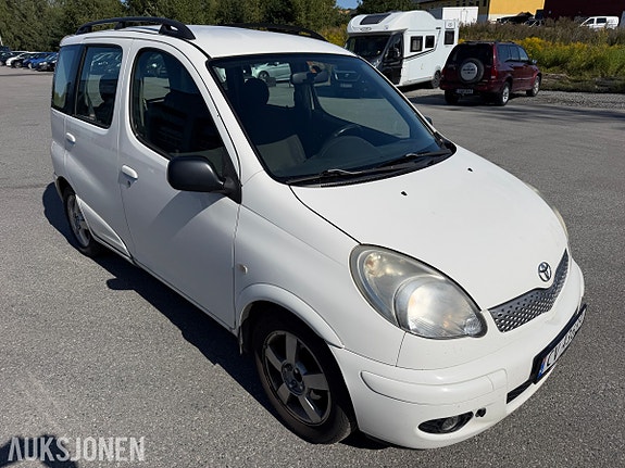 Toyota Yaris Verso 7 of 30
