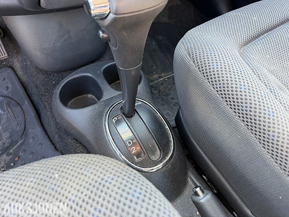 Toyota Yaris Verso 21 of 30