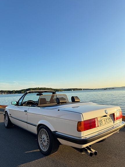 BMW 325i 10 of 21