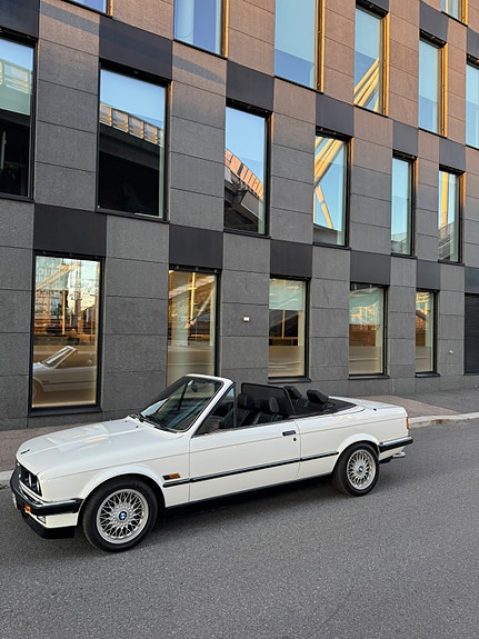 BMW 325i 7 of 21