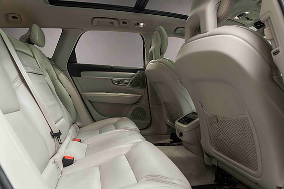 Volvo V90 19 of 30