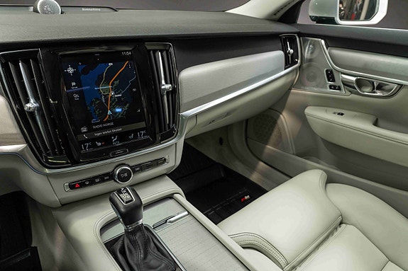 Volvo V90 10 of 30