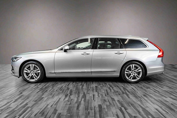 Volvo V90 2 of 30