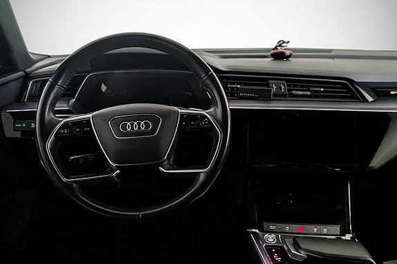 Audi e-tron Sportback 13 of 27