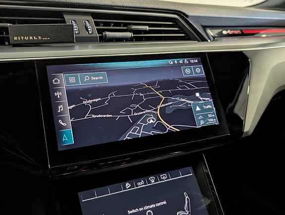 Audi e-tron Sportback 16 of 27
