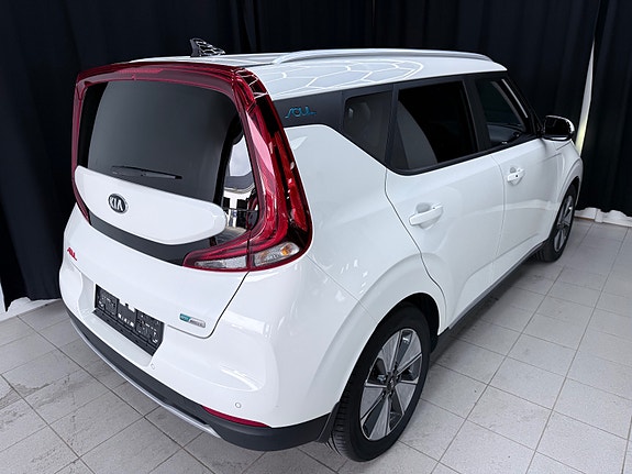 Kia e-Soul 8 of 30