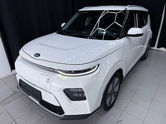 Kia e-Soul 3 of 30