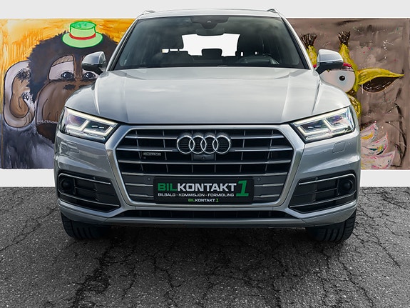 Audi Q5 2 of 30