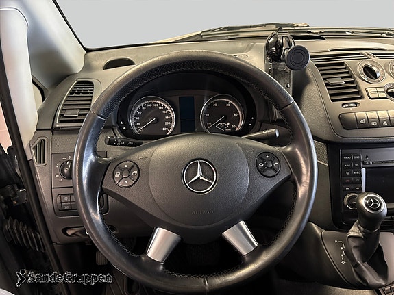 Mercedes-Benz Viano 12 of 15