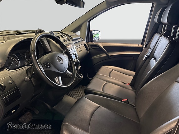 Mercedes-Benz Viano 11 of 15